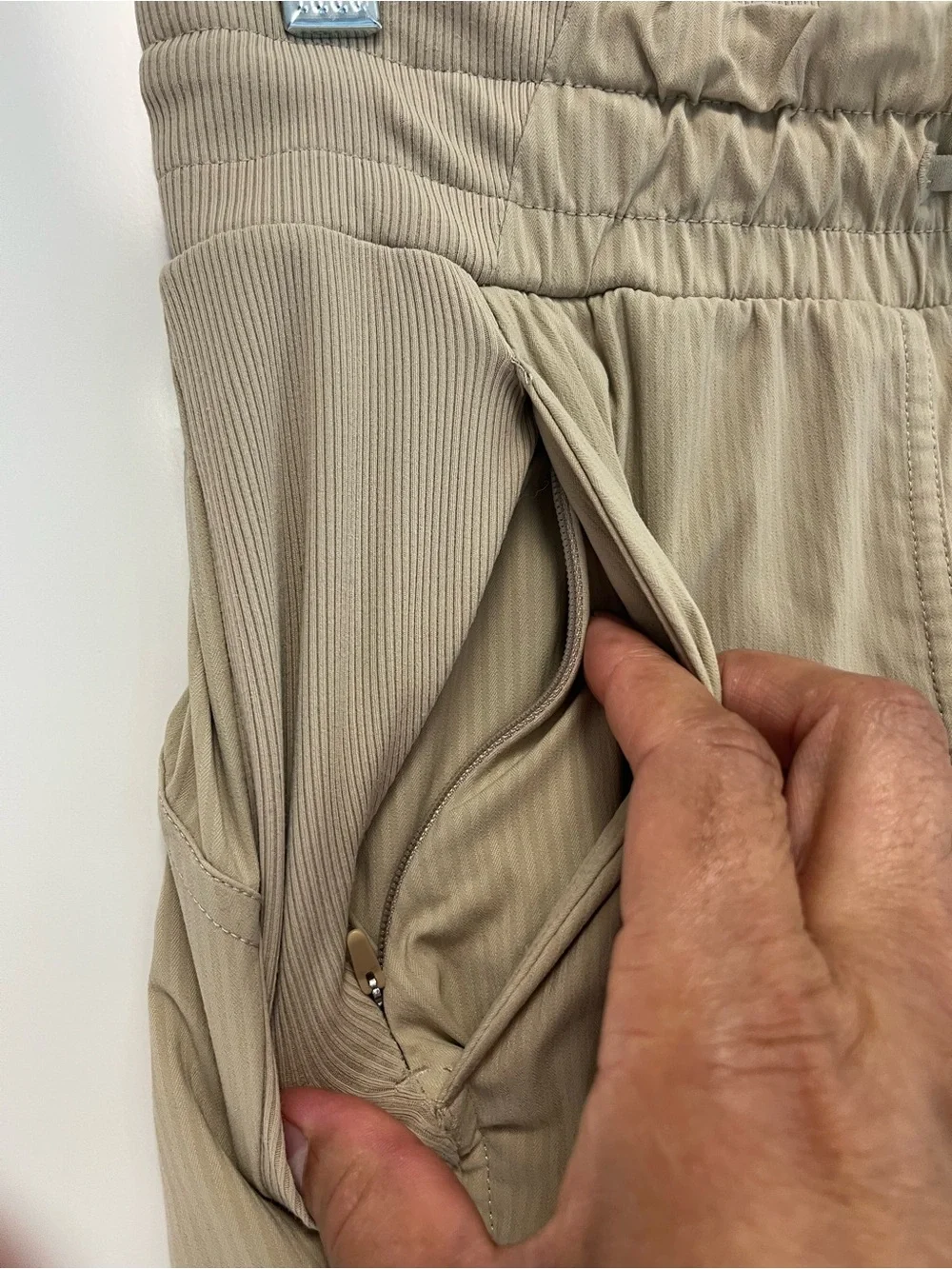 Lululemon‎ Light Taupe Dance Studio Joggers Sz. 6